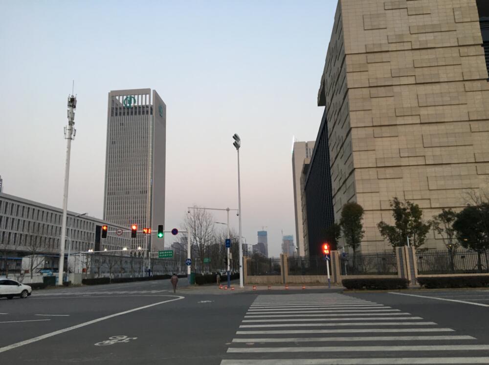 �Ϸ��гɶ�·�c����·�������Ͻ�33325.92ƽ����סլ�õ؇�(gu��)������ʹ�Ù�(qu��n)�M��׌�r(ji��)���u(p��ng)��