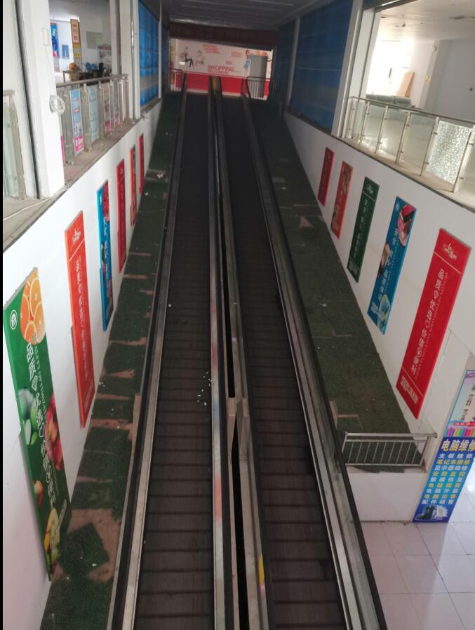 ��(du��)**���µ�**�����b��b�޼���Ʒ�M(j��n)���Ј�(ch��ng)�r(ji��)���u(p��ng)��